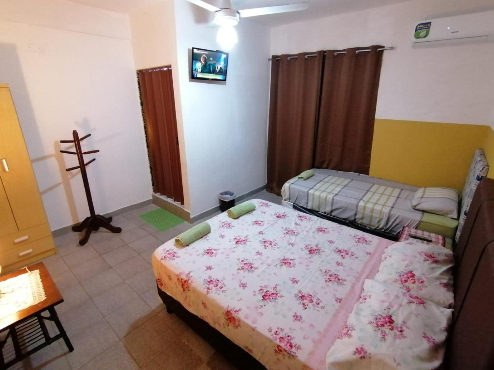 Remember Py Hotel Luque Exterior photo