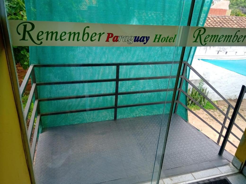 Remember Py Hotel Luque Exterior photo